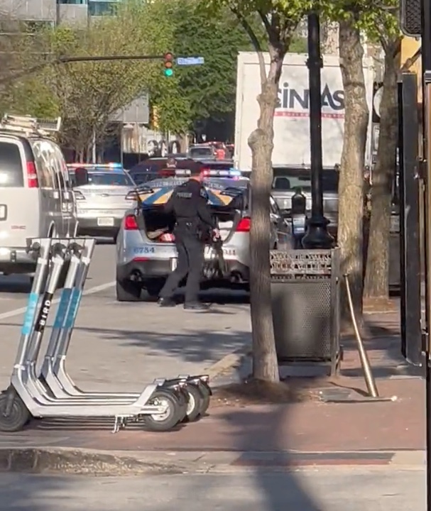 Ataque em banco deixa mortos e feridos nos EUA