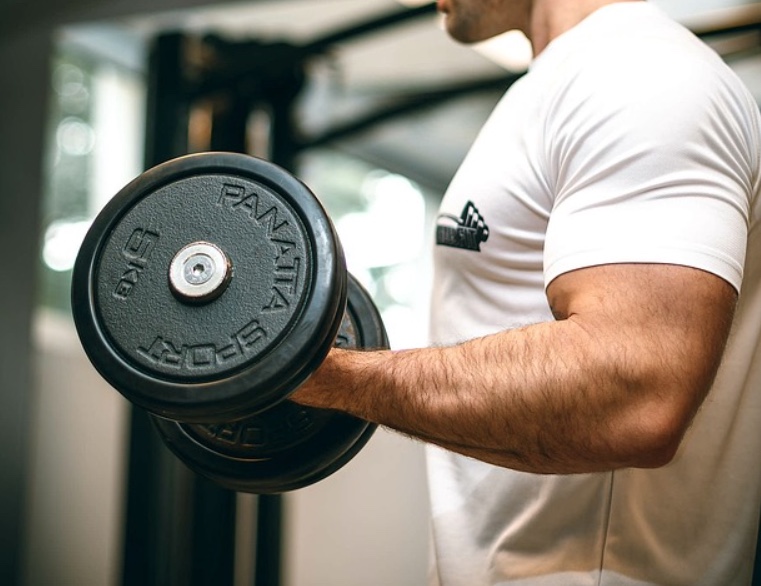 Médicos não podem mais prescrever anabolizantes para fins estéticos e ganho de massa