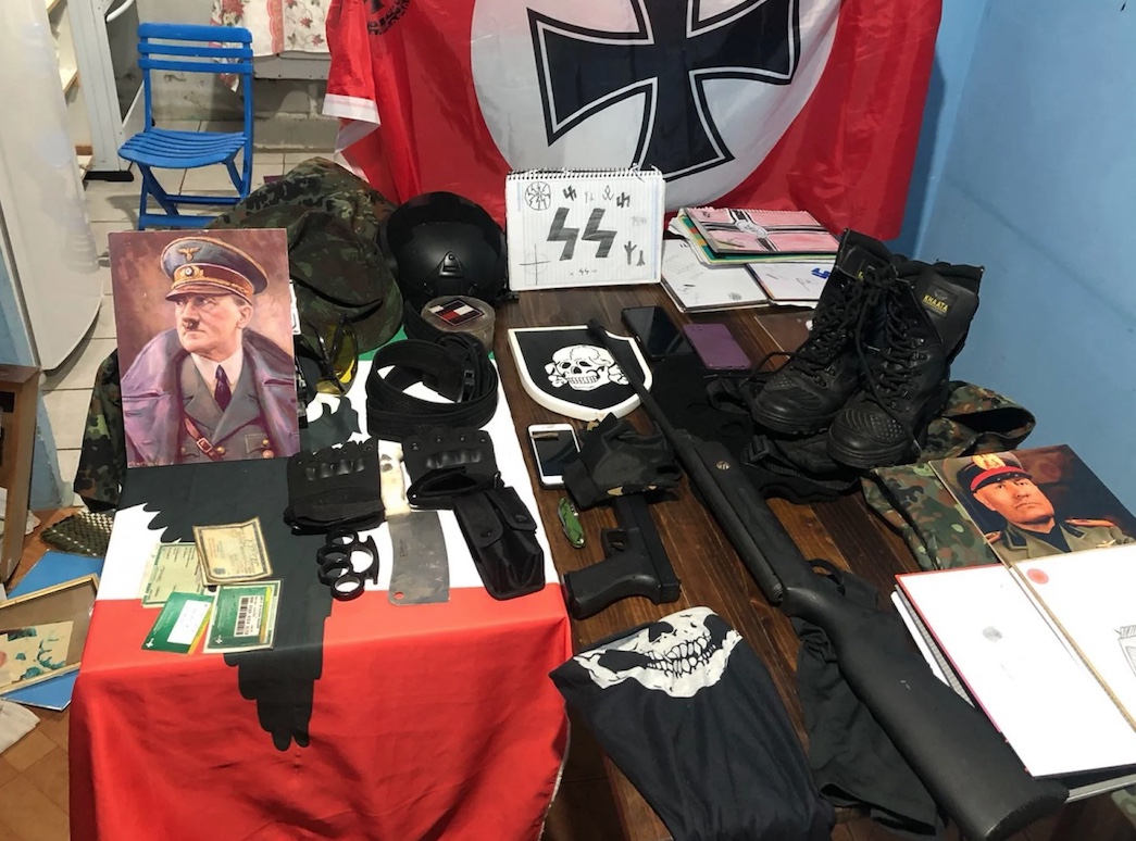 Polícia apreende outro adolescente de 14 anos suspeito de planejar ataque a escola; pais foram presos