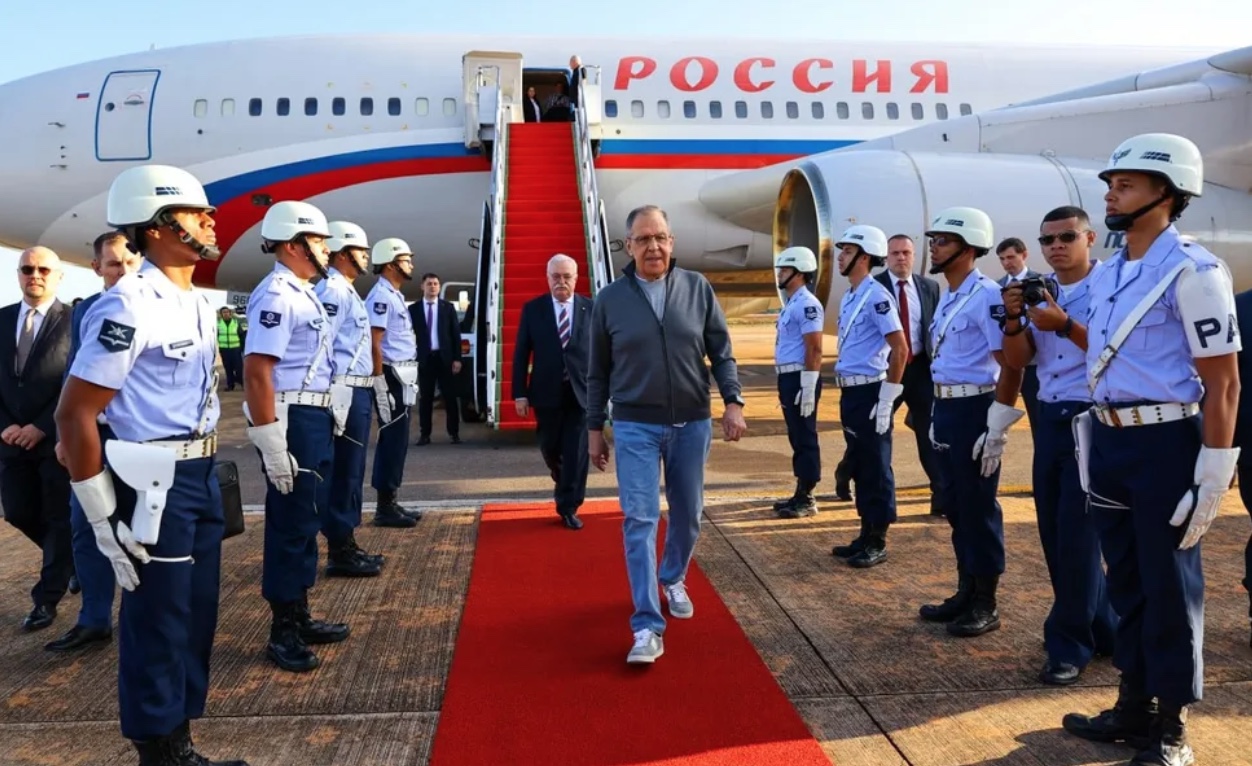 Ministro de Putin chega ao Brasil para discutir relação comercial e guerra na Ucrânia