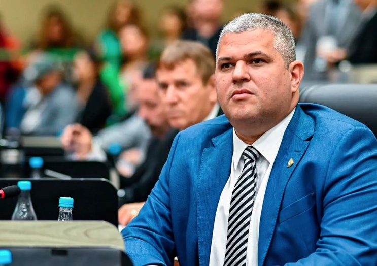 MP abre inquérito contra vereador que usou Cotão para bancar o próprio site em Manaus