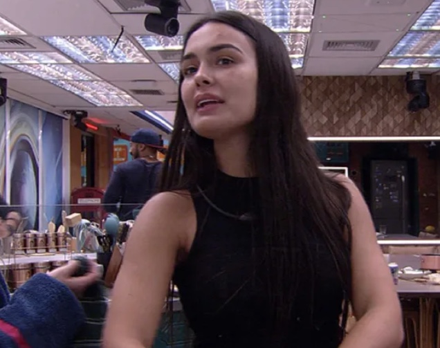 Emparedados, Ricardo e Larissa trocam provocações no BBB23