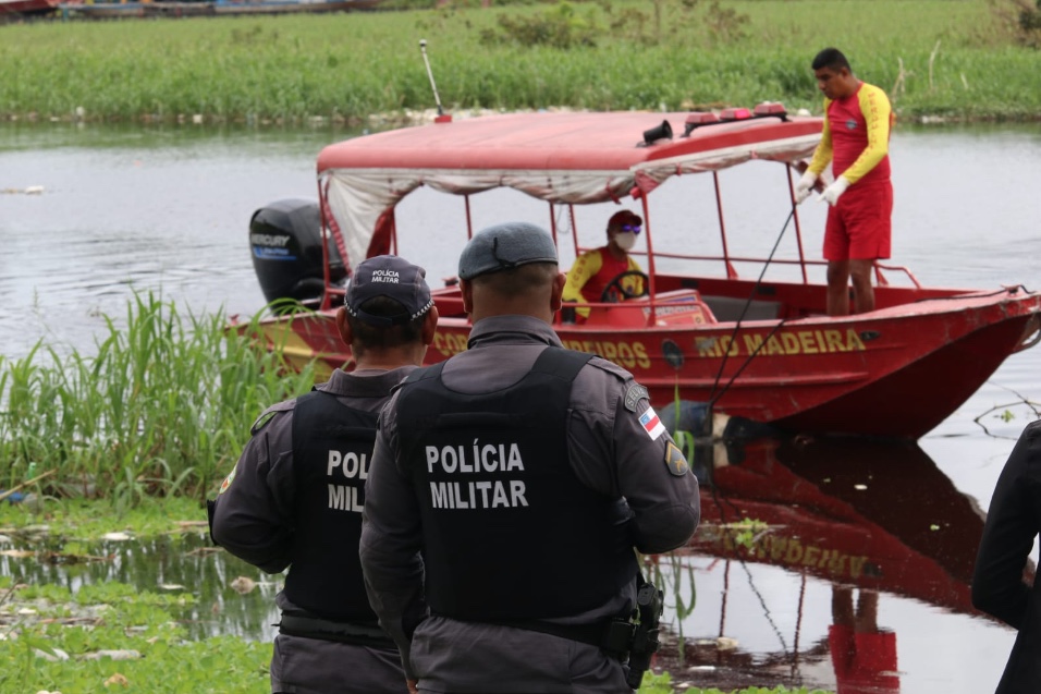 Devorado por urubus, corpo de homem é encontrado em igarapé de Manaus