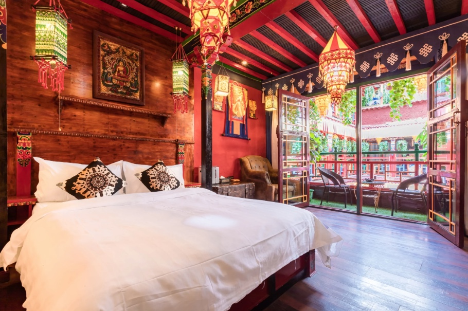 Turista entra em pânico ao encontrar cadáver debaixo de cama de hotel