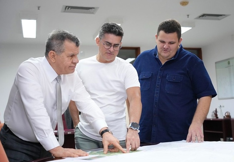 Prefeito e superintendente discutem projetos para conter invasões em áreas da Suframa