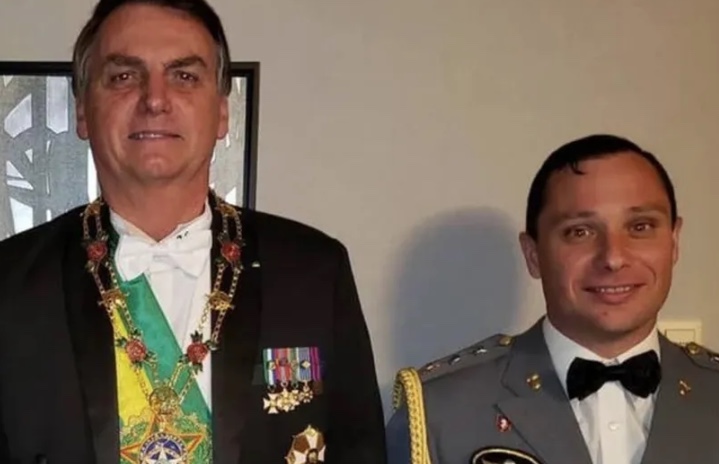 Mauro Cid, ex-auxiliar de Bolsonaro, depõe hoje sobre fraude em cartões de vacina