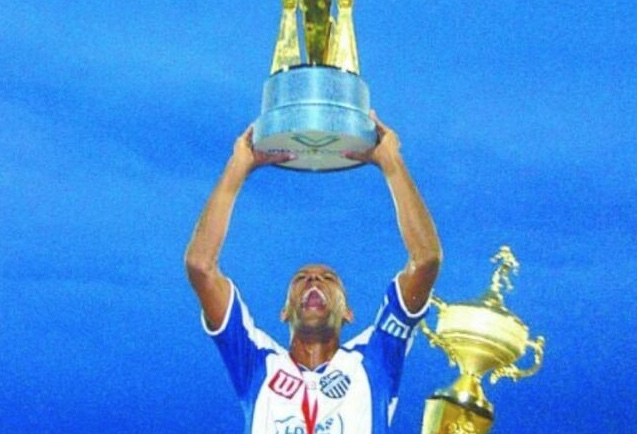 Ex-zagueiro e capitão, Paulão é o novo técnico do São Raimundo para a Série B
