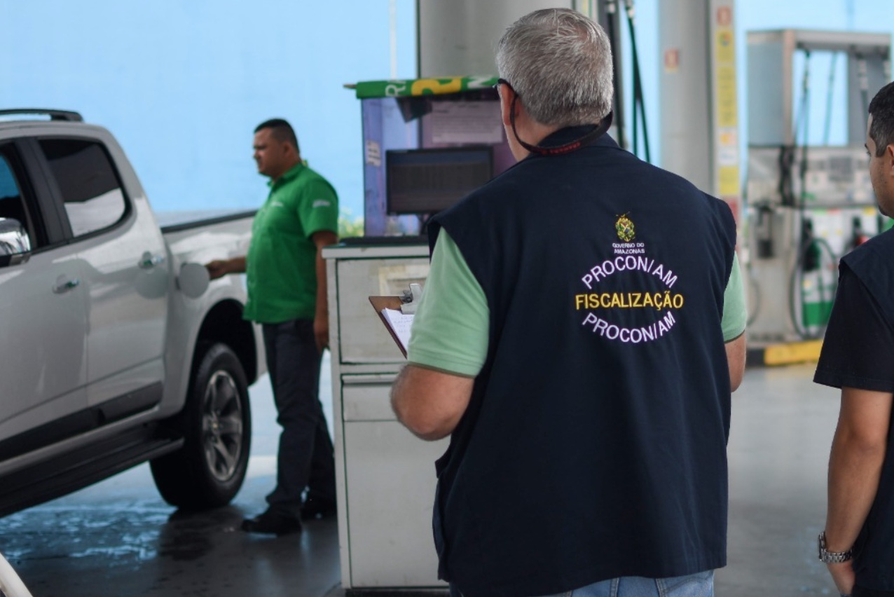 Postos de combustíveis de Manaus são fiscalizados durante campanha 'Mutirão do Preço Justo'