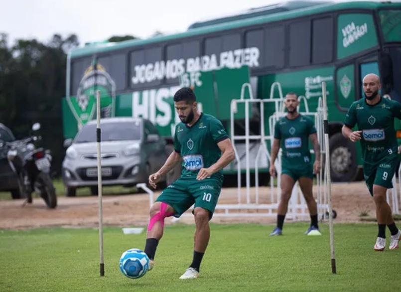 Lesionado, Gabriel Lima treina e pode ser opção para jogo contra o Ypiranga-RS