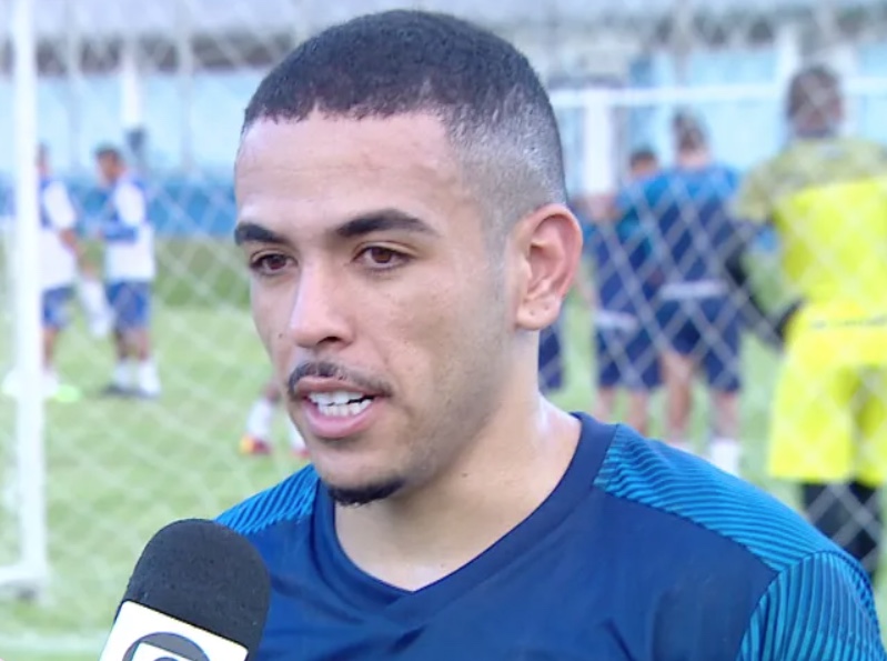 Thiaguinho é apresentado oficialmente pelo Nacional para disputar Série D