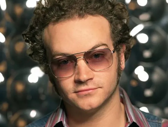 Júri condena ator de That '70s Show pelo estupro de 2 mulheres