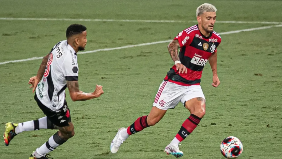 Vasco e Flamengo fazem o clássico no Maracanã, nesta segunda-feira