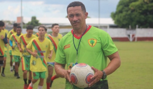 Na Série B do Estadual pelo segundo ano, Librade anuncia Fábio Alves como técnico