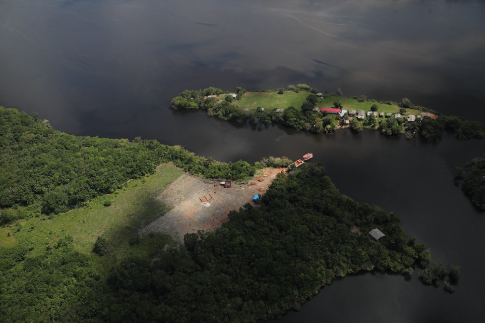 Governo inicia obras da primeira Escola da Floresta em reserva sustentável no Amazonas