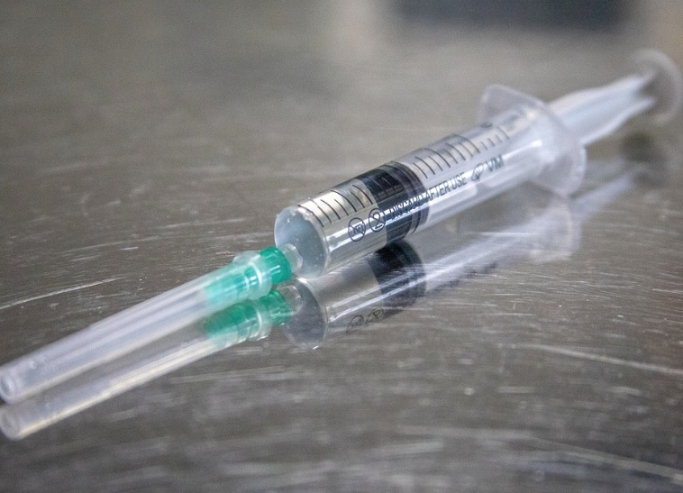 SUS deve disponibilizar vacina contra barriga d’água até o fim de 2025