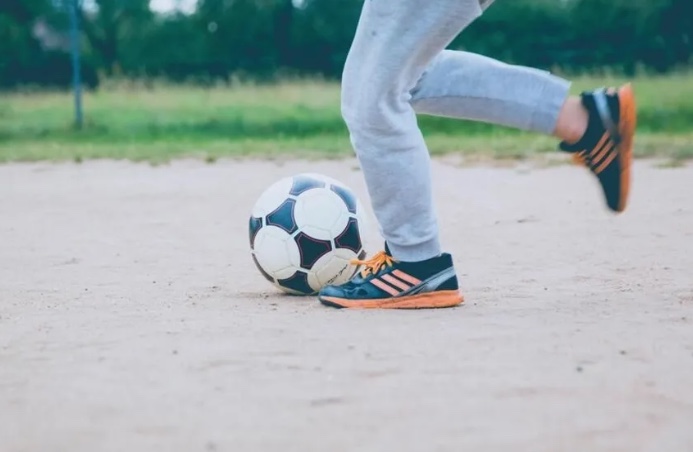 Polícia investiga tráfico humano de adolescentes que foram para Portugal jogar futebol