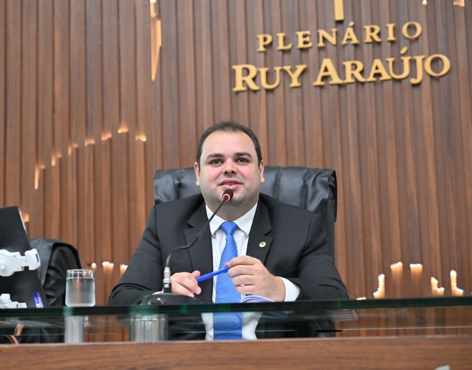 Servidoras da Aleam podem ganhar mais tempo de licença e salário-maternidade