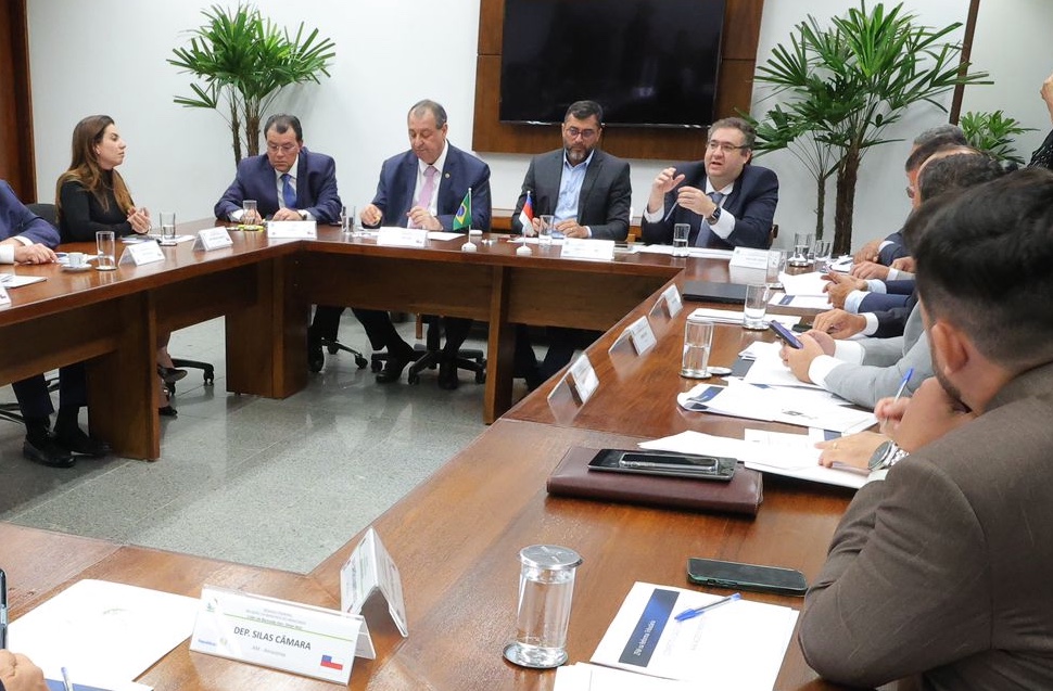 Wilson e bancada federal alinham defesa de interesses do Amazonas na reforma tributária