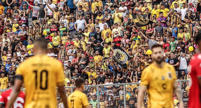 Saiba quanto será a multa de quem cometer racismo e homofobia em estádios do Amazonas