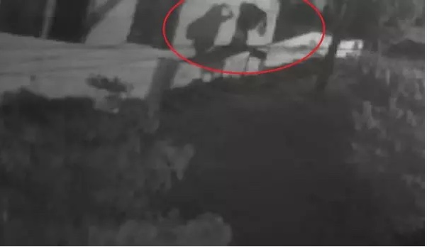 Ladrão usa saco no rosto para roubar santuário