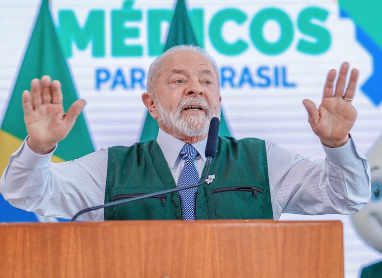 Lula adia novamente viagem a Parintins