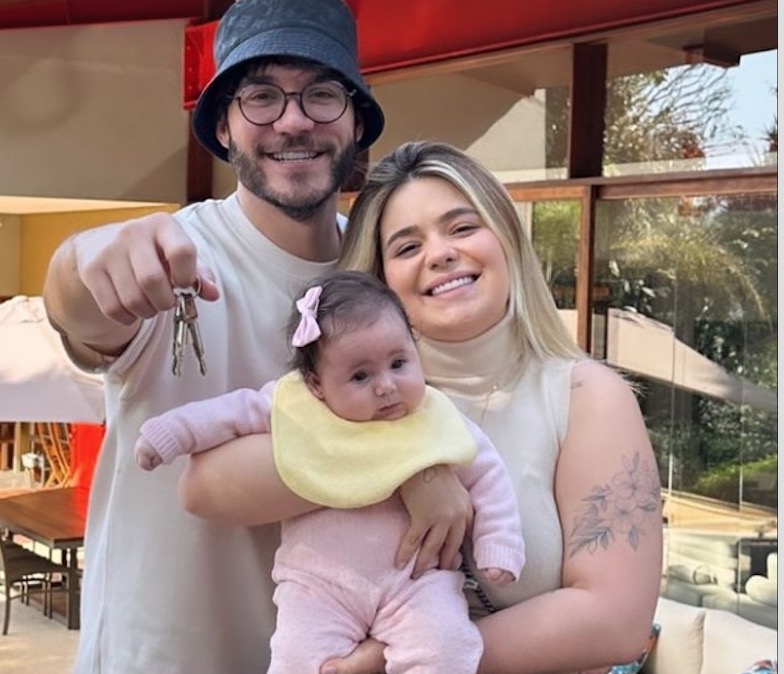 Vih Tube e Eliezer mostram tour pela casa nova avaliada em R$ 8 milhões