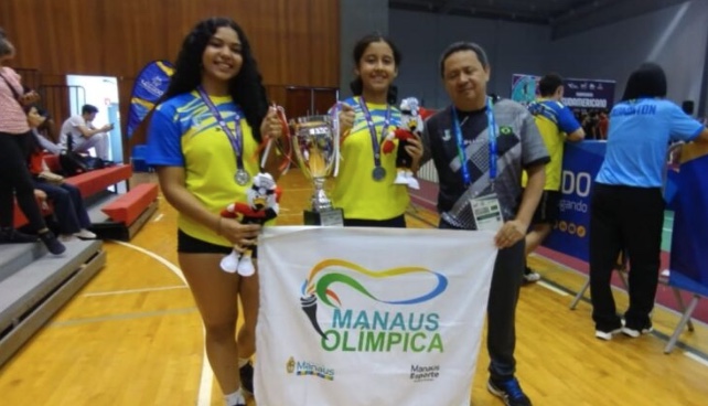 Atletas de Manaus jogam pela Seleção e ganham prata em campeonato de Badminton, no Peru