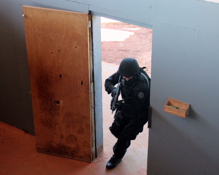 Busca e apreensão policial com base apenas em denúncia anônima não têm validade