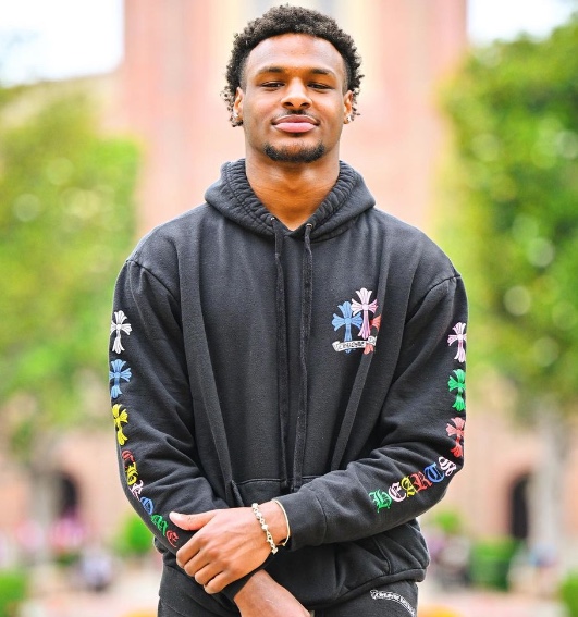 Filho de LeBron James sofre parada cardíaca durante treino de basquete 