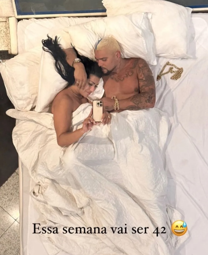 Com foto nua na cama, Moranguinho cita recorde de sexo com Naldo e choca seguidores