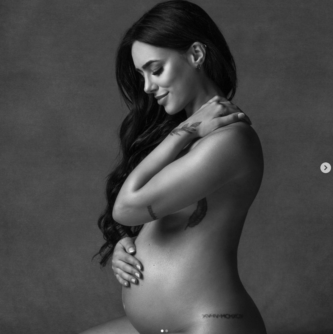 Grávida de Neymar, Bruna Biancardi posa nua 