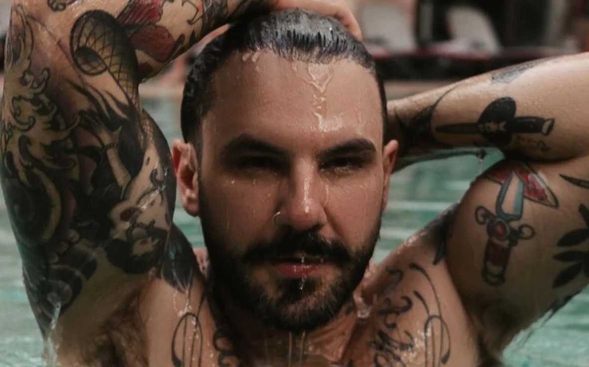 Ex-BBB Wagner Santiago mostra resultado de harmonização peniana