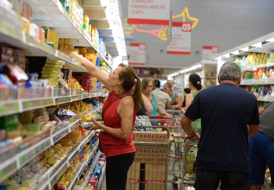 Comércios no Amazonas devem expor o preço dos produtos por unidade de medida