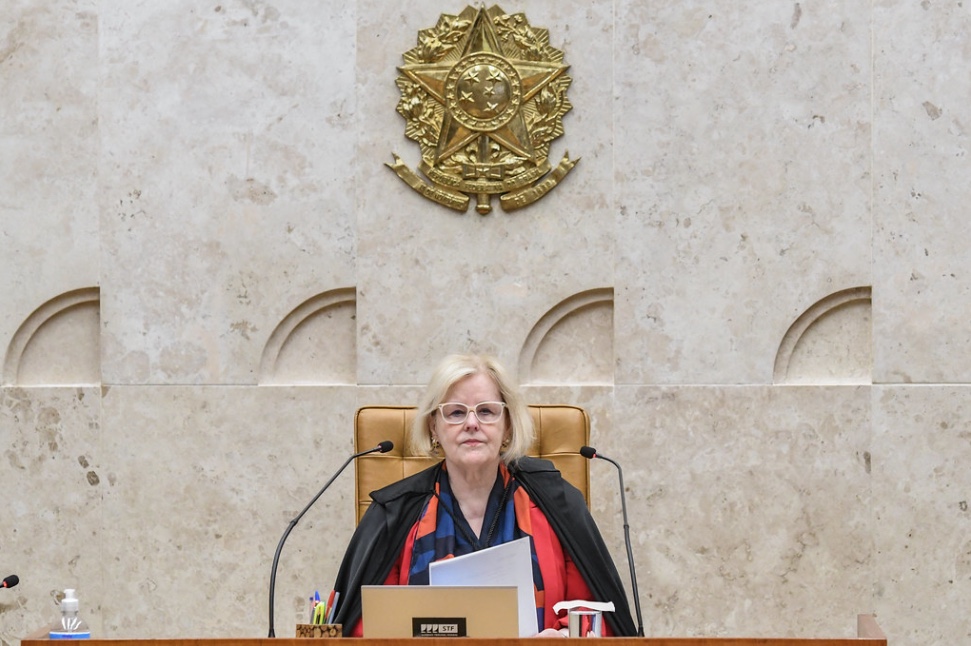 Julgamento que apura omissão do Congresso sobre licença-paternidade é suspenso no STF
