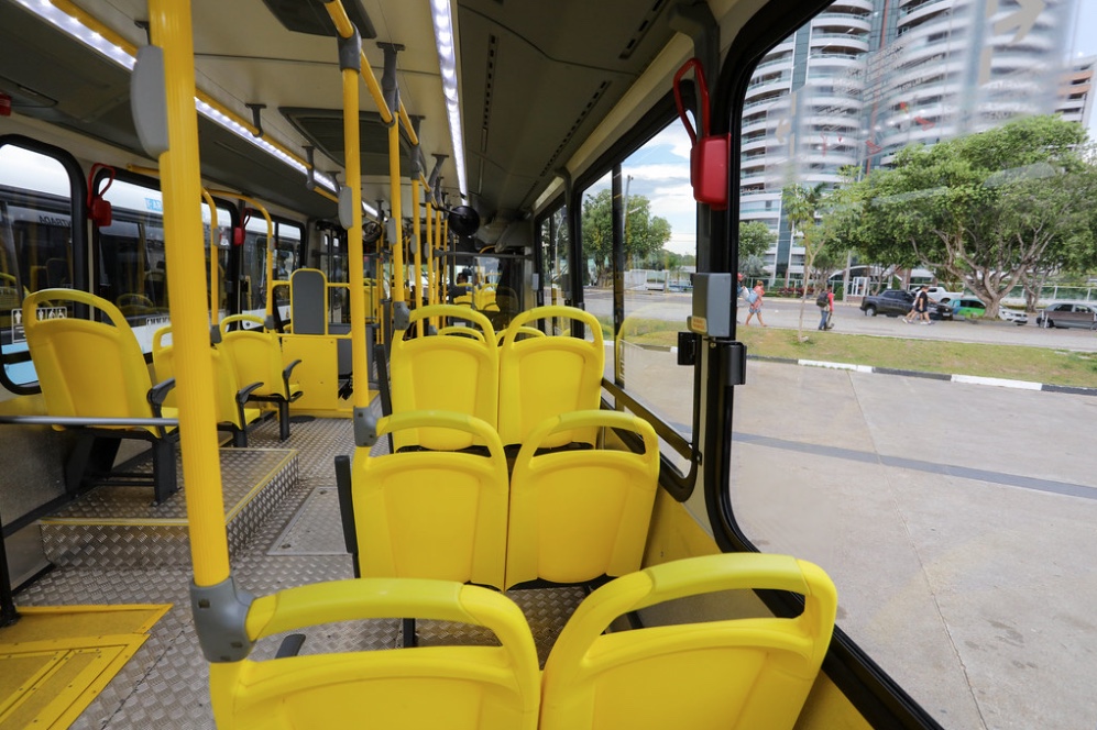 Tarifa, tempo de espera e falta de segurança são fatores que afastam brasileiros do transporte coletivo