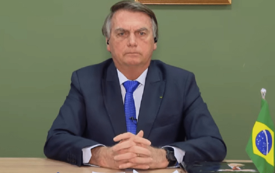 Moraes manda redes sociais enviarem à PGR postagens de Bolsonaro relacionadas a 8 de janeiro