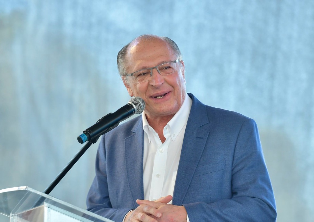 Deputado pede título de cidadão do Amazonas para Geraldo Alckmin