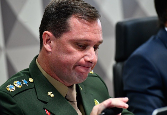 Mauro Cid decide confessar venda de joias a mando de Bolsonaro 