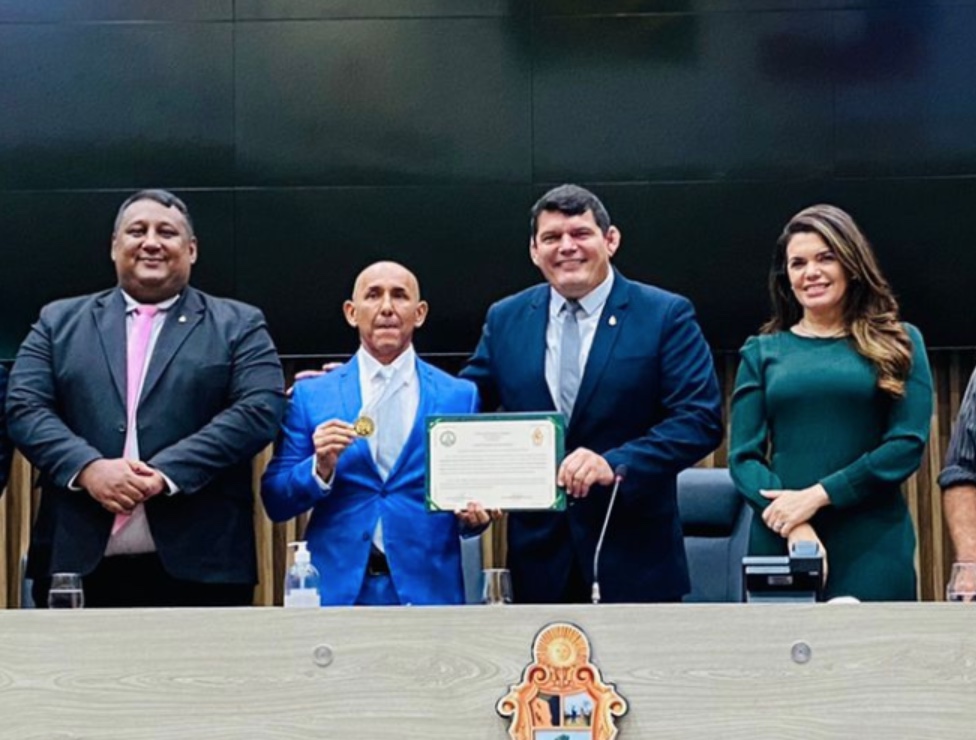 Vereador é defendido na CMM após ser criticado por dar medalha para policial que agrediu advogado 