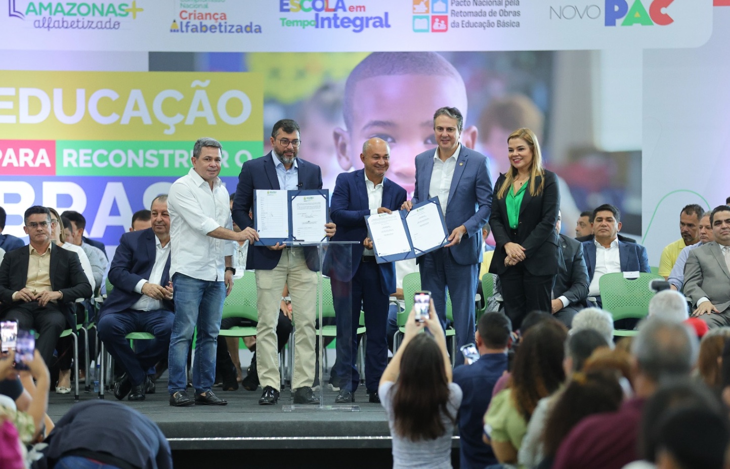 Wilson Lima lança ‘Amazonas + Alfabetizado’ em evento junto do ministro da Educação 