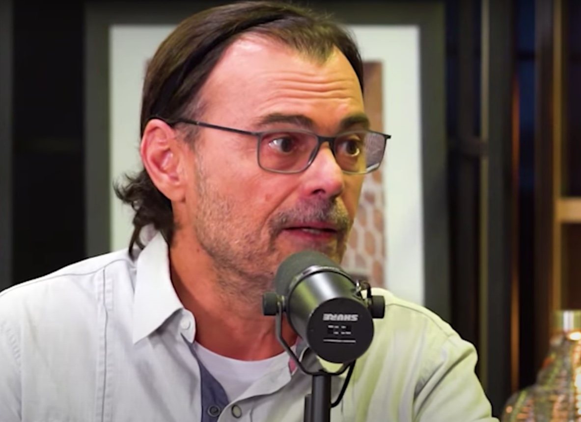 Tino Marcos revela mágoa da Globo: ‘doeu muito’