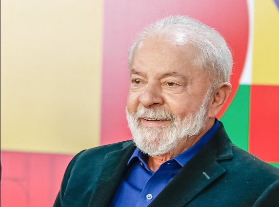 Lula anuncia criação de 38º ministério em meio à negociação com centrão