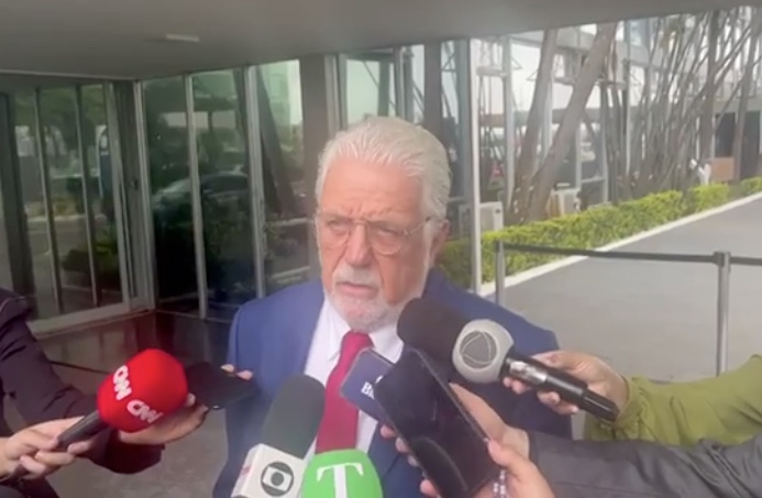 Governo vai propor PEC para proibir militares de disputar eleições na ativa