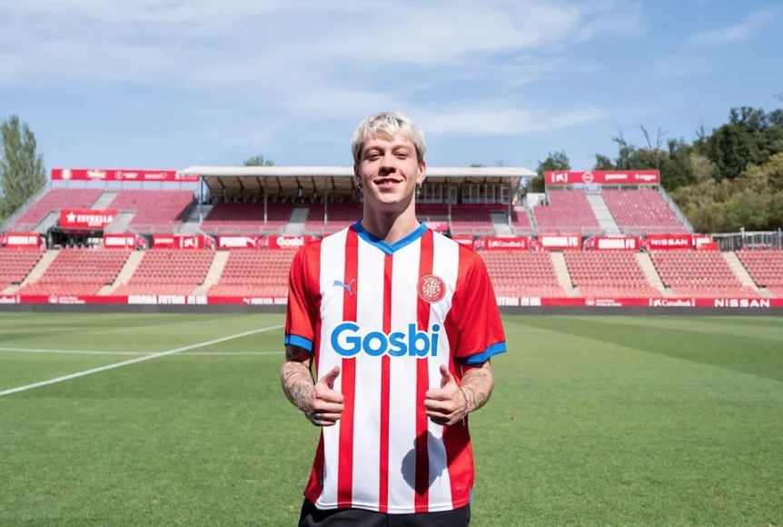 Cria do Barcelona e filho de amazonense, Léo dos Reis é anunciado por clube espanhol