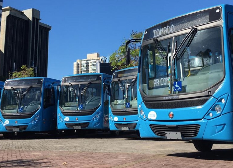 Consumidora será indenizada após atraso em transporte público; saiba como foi possível