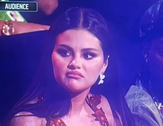 Selena Gomez vira meme por reações durante o VMA e faz desabafo