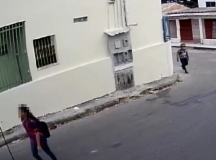 MP apresenta denúncia contra mototaxista flagrado se masturbando para adolescentes em Manaus