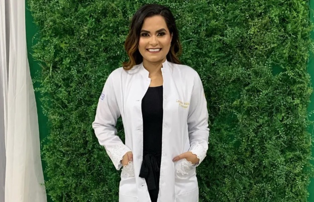 Carro capota e corpo de fisioterapeuta assassinada é arremessado durante acidente