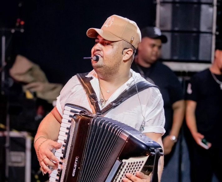 Prefeito de Barreirinha vai pagar R$ 250 mil por show de Tarcísio do Acordeon no Amazonas