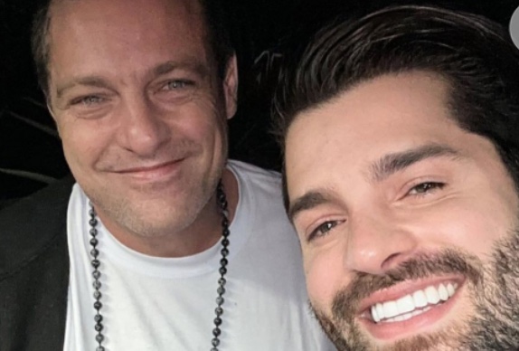 Alok revela situação do pai, que presenciou bombardeio em Israel 